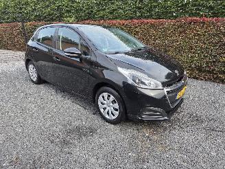 krockskadad bil auto Peugeot 208 1.2 PureTech Active 2018/3