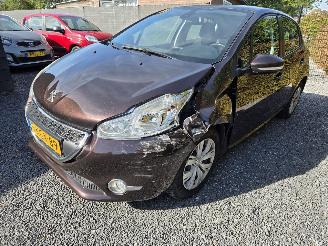 Peugeot 208  picture 4