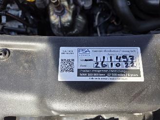 Peugeot 208  picture 8