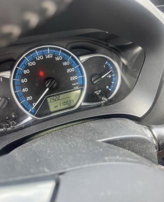 Toyota Yaris Hybrid-benzine 2015 picture 5