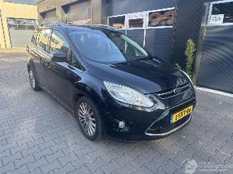 skadebil auto Ford Grand C-Max 1.0 Titanium Full options 2013/1
