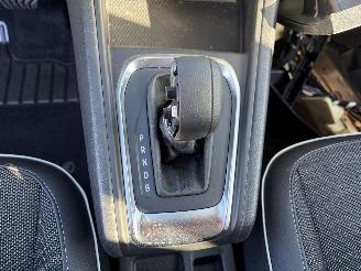 Renault Captur 1.6i - 16V SCE 145 E-TECH picture 10