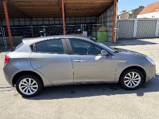 Alfa Romeo Giulietta 1.6 JTD - 16V TURBO MULTIJET picture 17