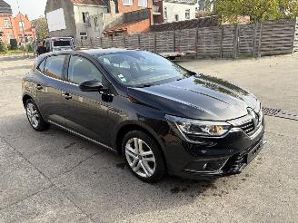 Voiture accidenté Renault Mégane 4 PHASE 1 1.5 BLUE DCI - 8V TURBO 2016/6