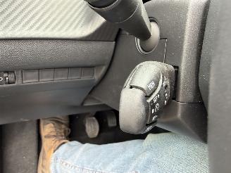 Peugeot 208  picture 16