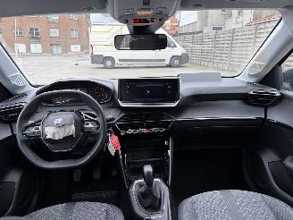 Peugeot 208  picture 6