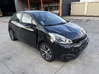 skadebil auto Peugeot 208 1 PHASE 2 1,2 2017/8