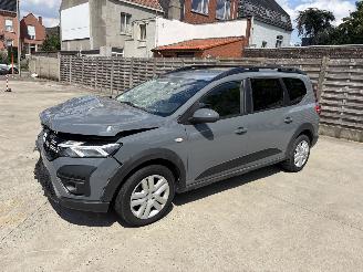 skadebil auto Dacia Jogger 1.6i - 16V SCE 140 E-TECH 2023/10