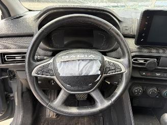 Dacia Jogger 1.6i - 16V SCE 140 E-TECH picture 9