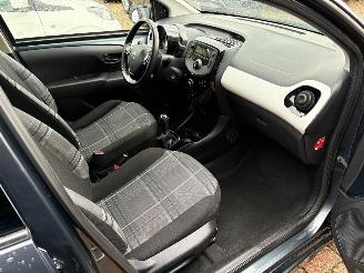 Peugeot 108 1.0 e-VTi Allure 5 deurs | Airco LED Lm-velgen picture 19