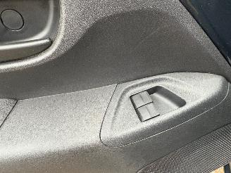 Peugeot 108 1.0 e-VTi Allure 5 deurs | Airco LED Lm-velgen picture 16