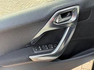 Peugeot 2008 1.2 PureTech Allure | Navi Panoramadak Camera picture 13