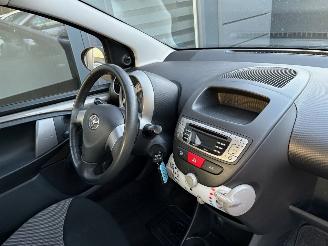 Toyota Aygo 1.0 VVT-i Aspiration 5 deurs | Airco LED Facelift picture 14