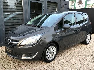Schadeauto Opel Meriva 1.4 Business+ | Airco Navi Lm-velgen 2017/4
