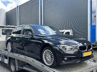 BMW 3-serie 318i Luxury picture 5