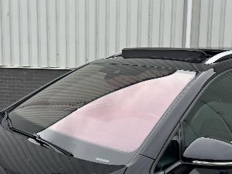 Volkswagen Golf 2.0TDI R-Line picture 9