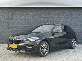 skadebil auto BMW 1-serie 120d xDrive High Executive Edition 2020/4