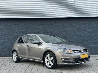 Damaged car Volkswagen Golf 1.0 TSI HighLine 2017/1