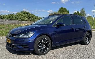 Damaged car Volkswagen Golf Golf 7.5 1.0TSI HighLine 2019/1