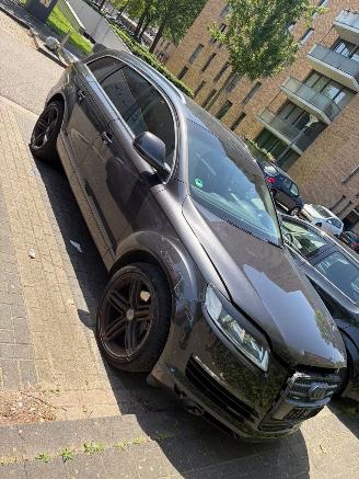 Unfallwagen Audi Q7 4.2 FSI Quattro Pro Line + 7persoons 2005/7