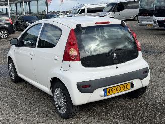 Peugeot 107 1.0-12V XS picture 6