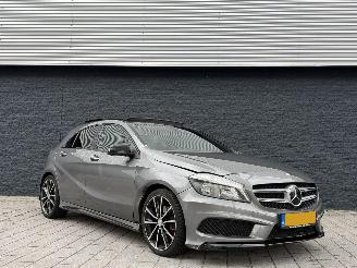Voiture accidenté Mercedes A-klasse A180 BENZINE AMG PANO 2012/10