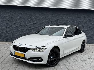 Schadeauto BMW 3-serie 340i xDrive M Sport AUTOMAAT/PANO/LED 2016/3