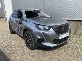 Peugeot 2008 Allure Camera, Navi, Apple carplay, Clima picture 5