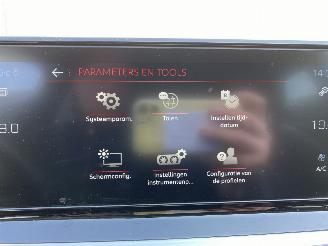 Peugeot 2008 Allure Camera, Navi, Apple carplay, Clima picture 26