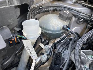 Peugeot 2008 Allure Camera, Navi, Apple carplay, Clima picture 16