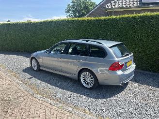BMW 3-serie 320i Touring picture 10