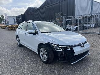 Volkswagen Golf 8 Variant 1.0 eTSI Automaat picture 3