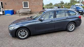 skadebil auto BMW 3-serie 320i  184 pk clima leer 2016/7