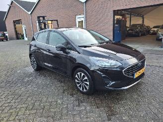 krockskadad bil auto Ford Fiesta 1.0  hybrid   titanium  navi 2022/4