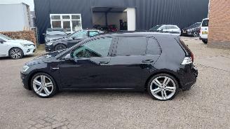 damaged passenger cars Volkswagen Golf 1.5 tsi 131pk automaat   navi clima 2019/3