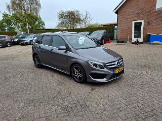 uszkodzony samochody osobowe Mercedes B-klasse 180 1.6i  90kw pano navi 2015/2