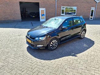 Vaurioauto  passenger cars Volkswagen Polo 1.0i 70kw  navi airco 2015/9
