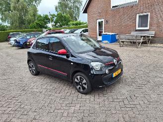 damaged passenger cars Renault Twingo 1.0 sce  collection  airco 2015/10