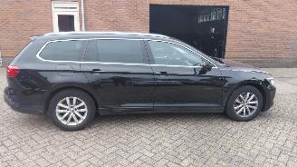Unfallwagen Volkswagen Passat 1.6 tdi 120pk  automaat 2019/6