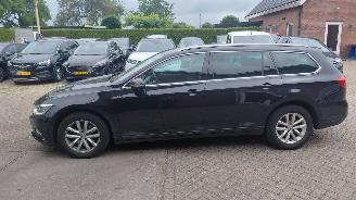 Volkswagen Passat 1.6 tdi 120pk  automaat  navi clima picture 11