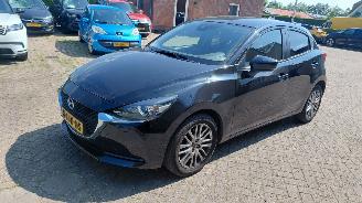 Voiture accidenté Mazda 2 1.5i  90pk   airco navi 2020/2