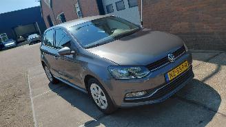 Damaged car Volkswagen Polo 1.2 tsi 66kw  airco 5drs 2017/5