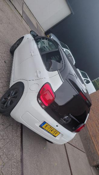 Citroën C1 1.0 vti shine  clima navi lmv picture 10