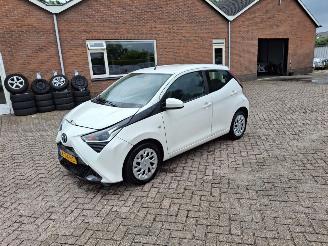 Coche accidentado Toyota Aygo 1.0 vvti x play   navi  cruiscontral airco 2021/5