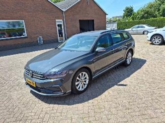 Vaurioauto  passenger cars Volkswagen Passat 1.4 tsi phev  156pk navi 2021/1