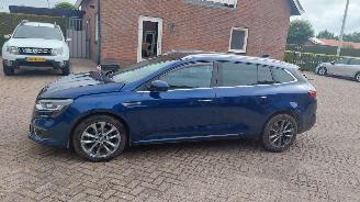 Vaurioauto  passenger cars Renault Mégane 1.5 dci  81kw  pano  auomaat 2018/1