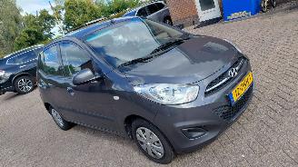 uszkodzony samochody osobowe Hyundai I-10 1.1i 69pk airco 5drs 2011/2