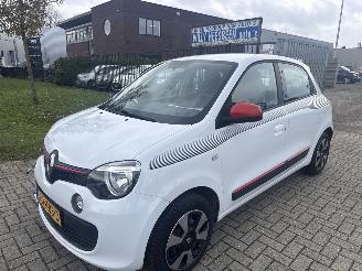 škoda osobní automobily Renault Twingo 1.0SCe LICHTE RIJDBARE SCHADE! BOUWJAAR 2017 88000 KM 4250 EURO 2017/6