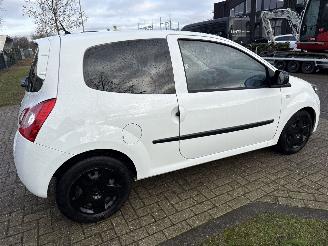 Renault Twingo 1.2-16V COLLECTION AIRCO LICHTE SCHADE! 68540 KM 2013 3100 EURO picture 4