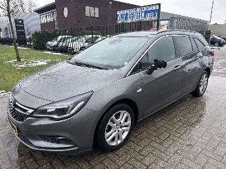 uszkodzony samochody osobowe Opel Astra 1.4 TURBO BUSINESS EXCUTIVE LICHTE SCHADE! BOUWJAAR 2017 5350 2017/12